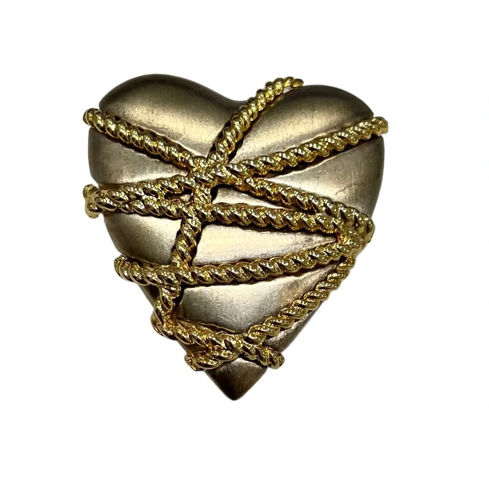 VINTAGE HEART BROOCH IN SILVER TONE WITH GOLD TONE ROPES